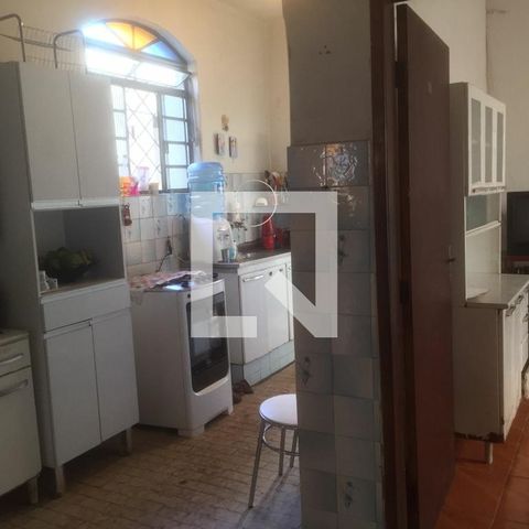 Casa à venda com 230m², 3 quartos e 1 vaga