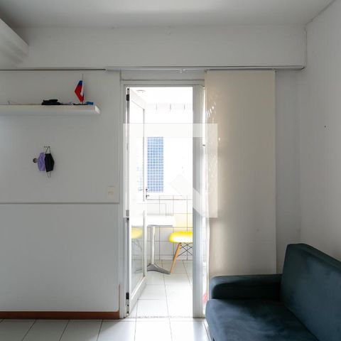 Apartamento à venda com 33m², 1 quarto e 1 vaga Apartamento à venda com 33m², 1 quarto e 1 vagaSala