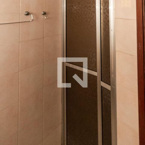 Casa à venda com 44m², 2 quartos e sem vaga Casa à venda com 44m², 2 quartos e sem vagaBanheiro Social