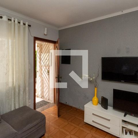 Casa à venda com 44m², 2 quartos e sem vaga Casa à venda com 44m², 2 quartos e sem vagaSala