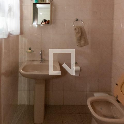 Casa à venda com 44m², 2 quartos e sem vaga Casa à venda com 44m², 2 quartos e sem vagaBanheiro Social