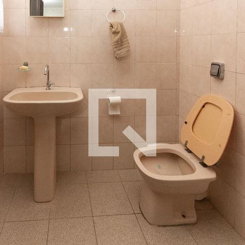 Casa à venda com 44m², 2 quartos e sem vaga Casa à venda com 44m², 2 quartos e sem vagaBanheiro Social