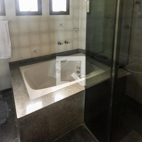 Apartamento à venda com 185m², 3 quartos e 3 vagasBanheiro da Suite 02