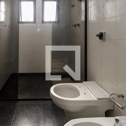 Apartamento à venda com 185m², 3 quartos e 3 vagasBanheiro da Suíte 03