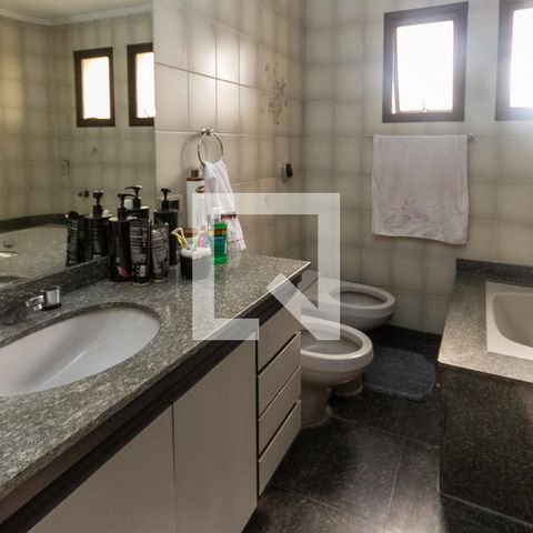 Apartamento à venda com 185m², 3 quartos e 3 vagasBanheiro da Suite 02