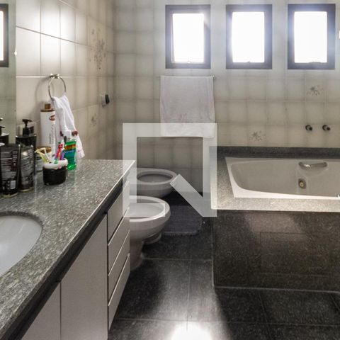 Apartamento à venda com 185m², 3 quartos e 3 vagasBanheiro da Suite 02
