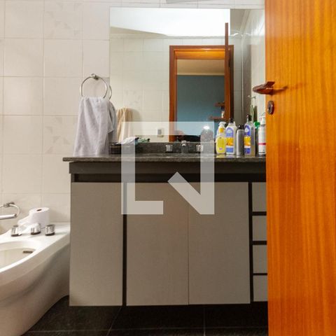 Apartamento à venda com 185m², 3 quartos e 3 vagasBanheiro da Suíte 03