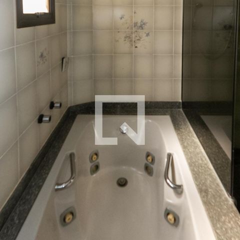 Apartamento à venda com 185m², 3 quartos e 3 vagasBanheiro da Suite 02