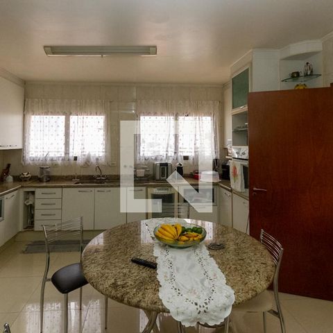 Apartamento à venda com 185m², 3 quartos e 3 vagasCozinha