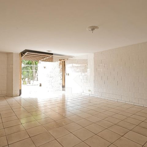 Casa à venda com 350m², 3 quartos e 4 vagasGaragem