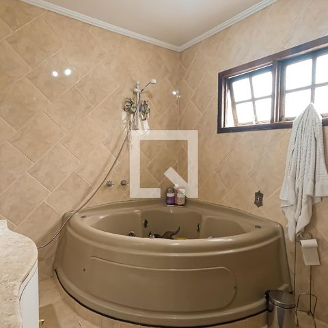 Casa à venda com 350m², 3 quartos e 4 vagasBanheiro da Suíte 3