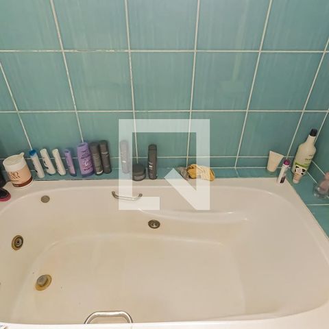 Casa à venda com 350m², 3 quartos e 4 vagasBanheiro da Suíte 2