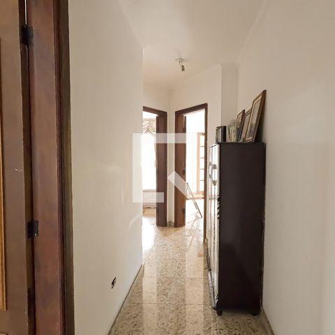 Casa à venda com 350m², 3 quartos e 4 vagasCorredor