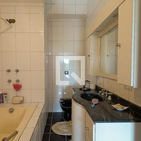 Casa à venda com 350m², 3 quartos e 4 vagasBanheiro da Suíte 1