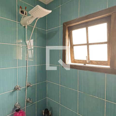 Casa à venda com 350m², 3 quartos e 4 vagasBanheiro da Suíte 2