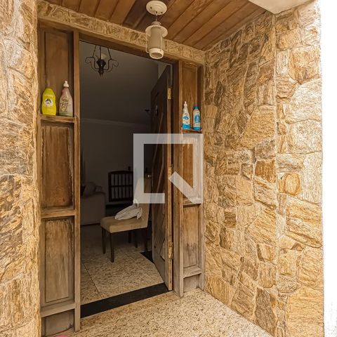 Casa à venda com 350m², 3 quartos e 4 vagasEntrada