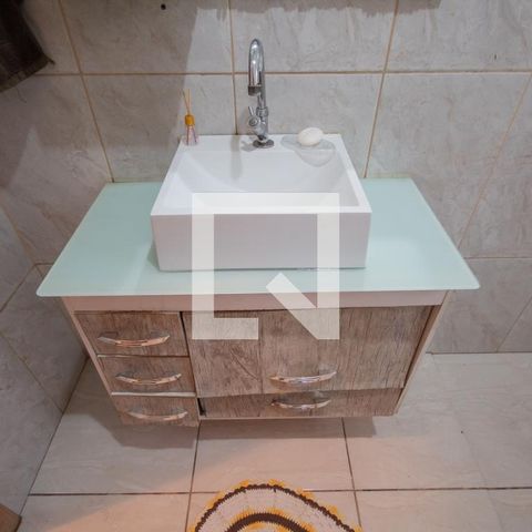 Casa à venda com 264m², 2 quartos e 4 vagasBanheiro 2
