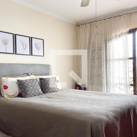 Casa à venda com 150m², 3 quartos e 2 vagasSuíte
