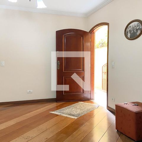 Casa à venda com 150m², 3 quartos e 2 vagasSala