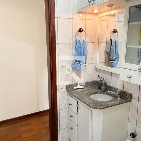 Casa à venda com 150m², 3 quartos e 2 vagasBanheiro