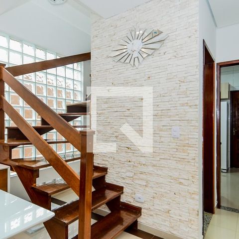 Casa à venda com 200m², 3 quartos e 4 vagasEscada Sala/Quartos