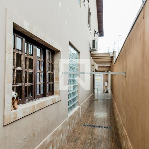 Casa à venda com 200m², 3 quartos e 4 vagasCorredor Lateral 