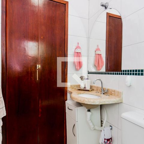 Casa à venda com 200m², 3 quartos e 4 vagasBanheiro da Suíte 1