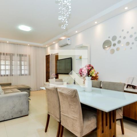 Casa à venda com 200m², 3 quartos e 4 vagasSala