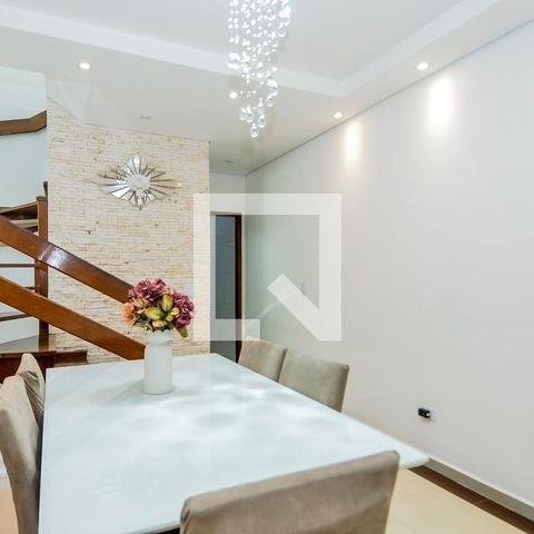 Casa à venda com 200m², 3 quartos e 4 vagasSala