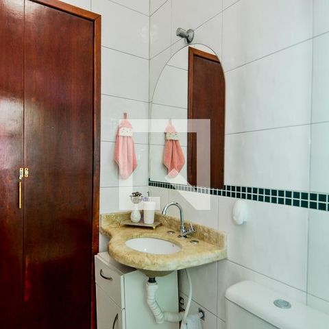 Casa à venda com 200m², 3 quartos e 4 vagasBanheiro da Suíte 1