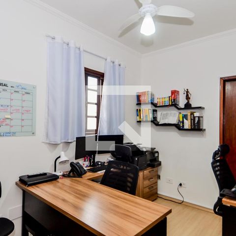 Casa à venda com 200m², 3 quartos e 4 vagasSuíte 2