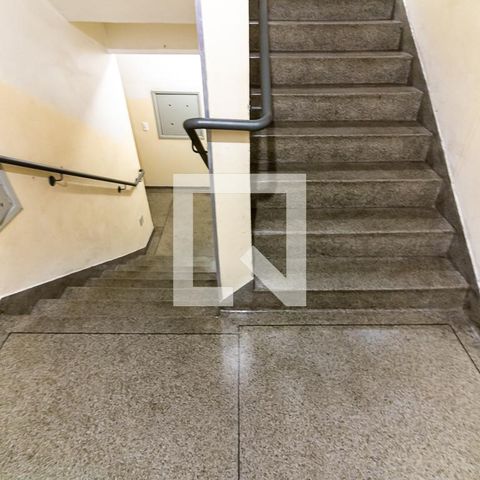 Apartamento à venda com 38m², 1 quarto e 1 vaga Apartamento à venda com 38m², 1 quarto e 1 vagaEscadas de Acesso ao Apartamento