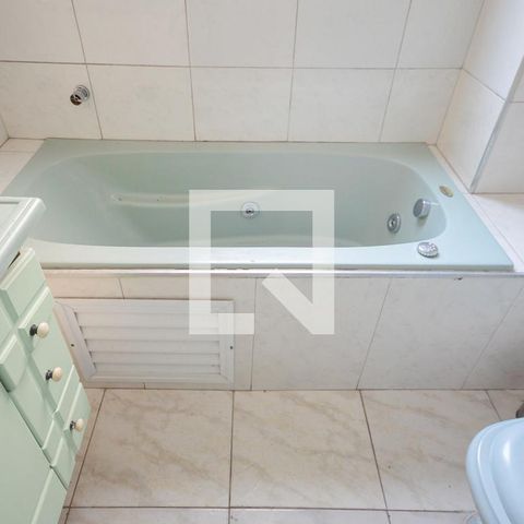 Apartamento à venda com 100m², 2 quartos e sem vagaBanheiro
