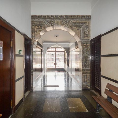 Apartamento à venda com 100m², 2 quartos e sem vagaHall social