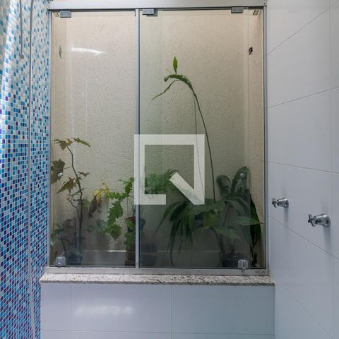 Casa para alugar com 395m², 4 quartos e 5 vagasBanheiro