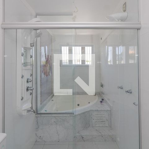 Casa para alugar com 395m², 4 quartos e 5 vagasQuarto Suíte - Banheiro