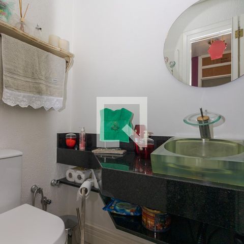 Casa para alugar com 395m², 4 quartos e 5 vagasSala - Lavabo
