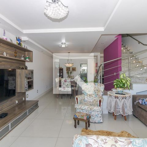 Casa para alugar com 395m², 4 quartos e 5 vagasSala