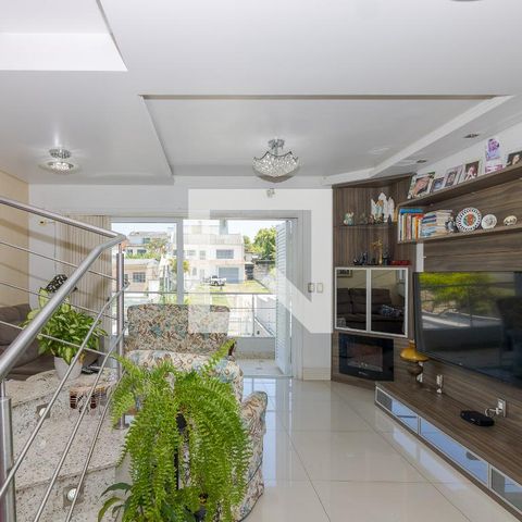 Casa para alugar com 395m², 4 quartos e 5 vagasSala