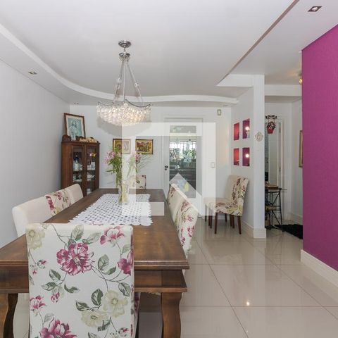 Casa para alugar com 395m², 4 quartos e 5 vagasSala
