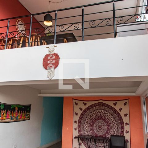 Casa à venda com 378m², 4 quartos e 3 vagas Casa à venda com 378m², 4 quartos e 3 vagasSala do Jardim
