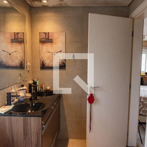 Casa à venda com 378m², 4 quartos e 3 vagas Casa à venda com 378m², 4 quartos e 3 vagasBanheiro da suíte