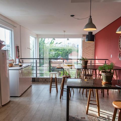 Casa à venda com 378m², 4 quartos e 3 vagas Casa à venda com 378m², 4 quartos e 3 vagasCozinha