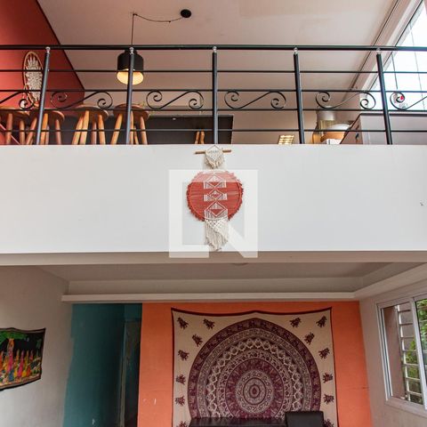 Casa à venda com 378m², 4 quartos e 3 vagas Casa à venda com 378m², 4 quartos e 3 vagasSala do Jardim