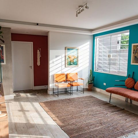Casa à venda com 378m², 4 quartos e 3 vagas Casa à venda com 378m², 4 quartos e 3 vagasSala
