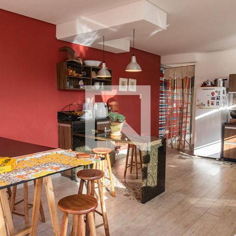 Casa à venda com 378m², 4 quartos e 3 vagas Casa à venda com 378m², 4 quartos e 3 vagasCozinha