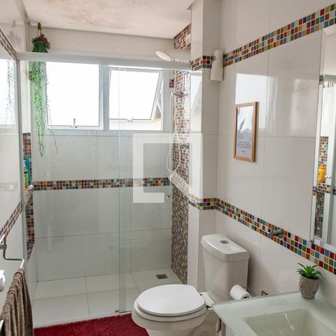 Casa à venda com 378m², 4 quartos e 3 vagas Casa à venda com 378m², 4 quartos e 3 vagasBanheiro 2