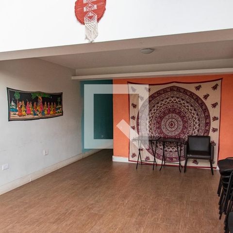 Casa à venda com 378m², 4 quartos e 3 vagas Casa à venda com 378m², 4 quartos e 3 vagasSala do Jardim