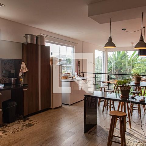 Casa à venda com 378m², 4 quartos e 3 vagas Casa à venda com 378m², 4 quartos e 3 vagasCozinha