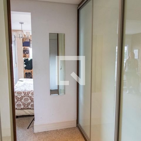 Casa à venda com 378m², 4 quartos e 3 vagas Casa à venda com 378m², 4 quartos e 3 vagasCloset da suíte